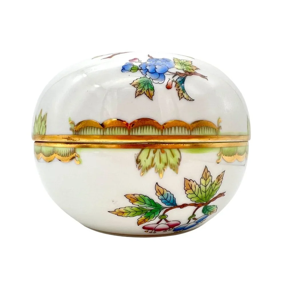 Herend Porcelain Round Trinket Box Bonbonniere Queen Victoria Green Rim 4.25" D - Picture 7 of 9
